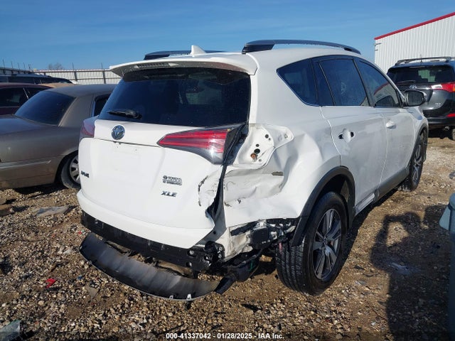 Toyota Rav4 Xle 2017 JTMWFREV1HD101893 Image 4