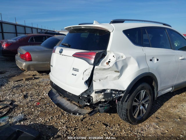 Toyota Rav4 Xle 2017 JTMWFREV1HD101893 Image 6
