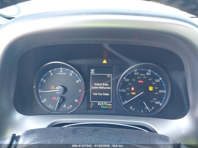 Toyota Rav4 Xle 2017 JTMWFREV1HD101893 Image 7