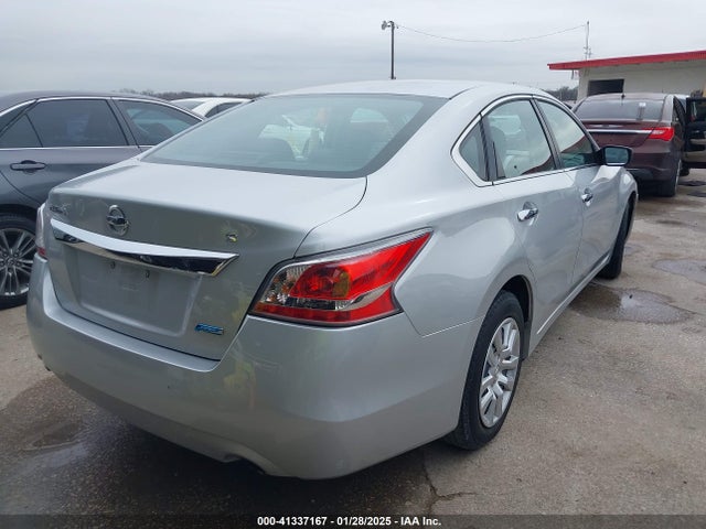 Nissan Altima 2.5 S 2014 1N4AL3AP8EN342398 Image 4