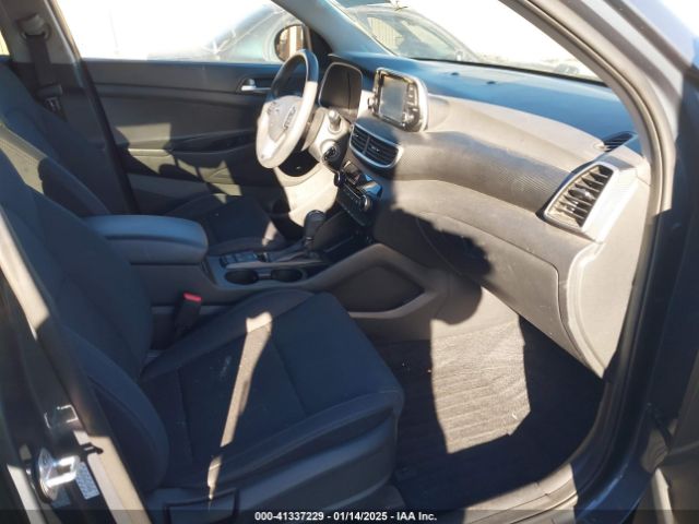 KM8J2CA4XLU170330 Hyundai TUCSON SE