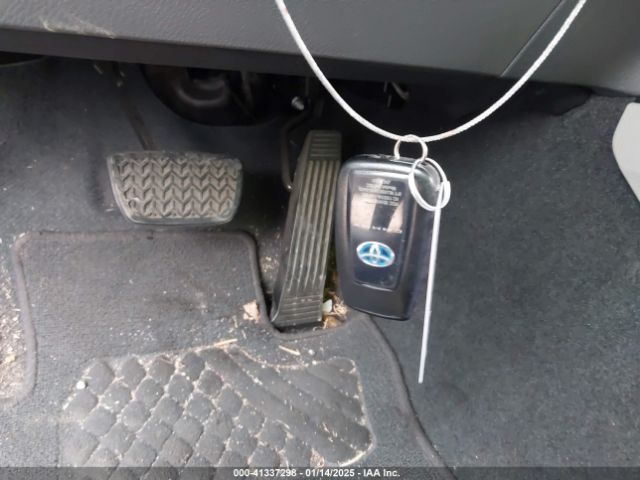 4T1B31HK9JU501132 Toyota Camry Hybrid Le