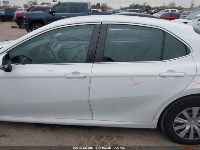 4T1B31HK9JU501132 Toyota Camry Hybrid Le
