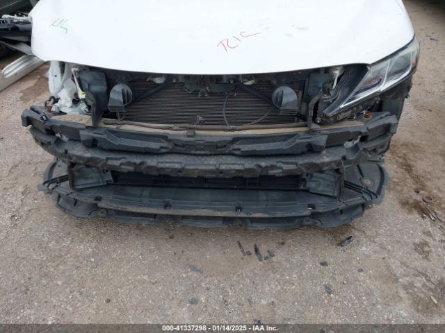 4T1B31HK9JU501132 Toyota Camry Hybrid Le