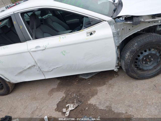 4T1B31HK9JU501132 Toyota Camry Hybrid Le