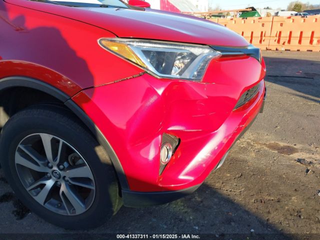 JTMRFREV3HJ108312 Toyota Rav4 Xle