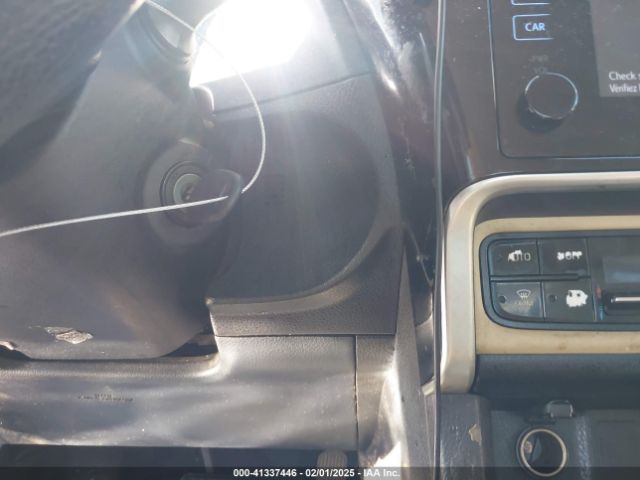 5YFBURHEXHP719453 Toyota COROLLA LE