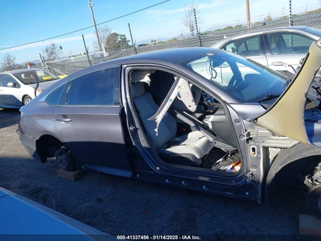 Honda ACCORD LX 2018 1HGCV1F17JA067695 Image 13