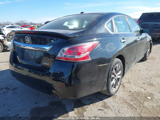 Nissan Altima 2.5 S 2015 1N4AL3AP7FN922467 Image 4