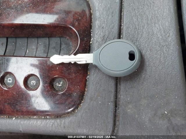 1998 CHRYSLER CONCORDE 2C3HD46J6WH185856 Photo 10