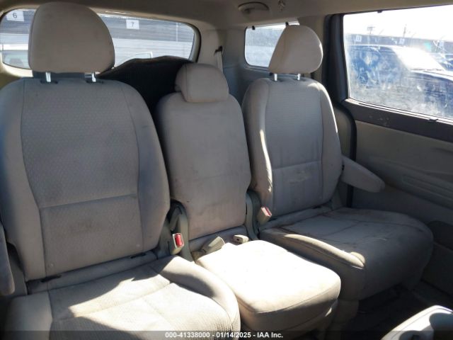 KNDMB5C13G6101070 KIA SEDONA LX