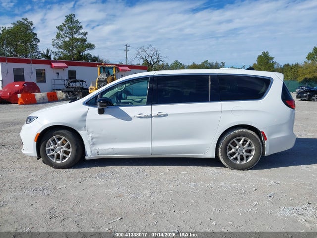 Chrysler Pacifica Touring L 2024 2C4RC1BG4RR151537 Image 14