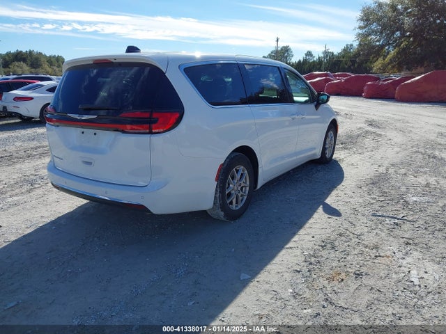 Chrysler Pacifica Touring L 2024 2C4RC1BG4RR151537 Image 4