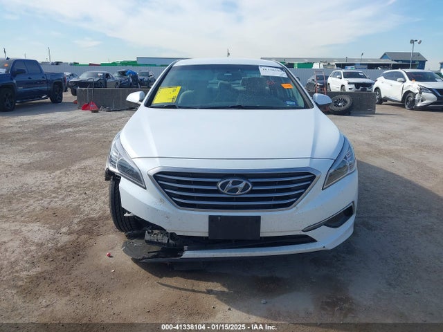 Hyundai SONATA SE 2016 5NPE24AF5GH286810 Image 12