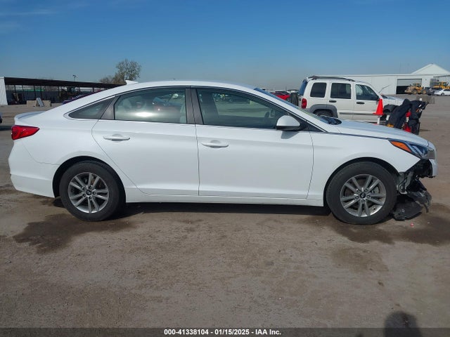 Hyundai SONATA SE 2016 5NPE24AF5GH286810 Image 13