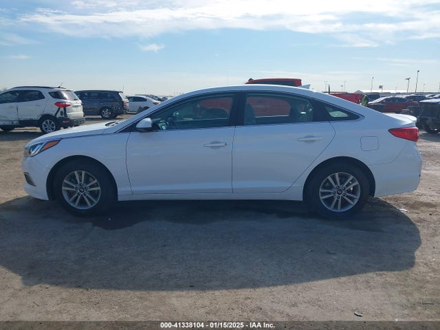 Hyundai SONATA SE 2016 5NPE24AF5GH286810 Image 14
