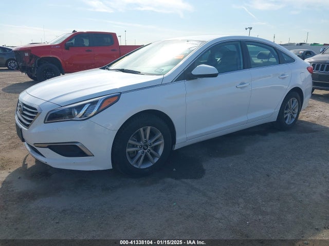 Hyundai SONATA SE 2016 5NPE24AF5GH286810 Image 2
