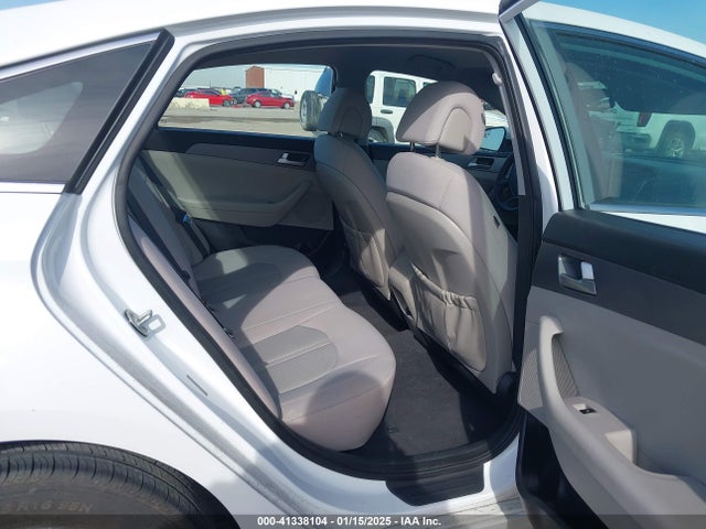 Hyundai SONATA SE 2016 5NPE24AF5GH286810 Image 8