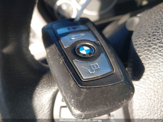 WBA8A9C53JAD28021 BMW 320i