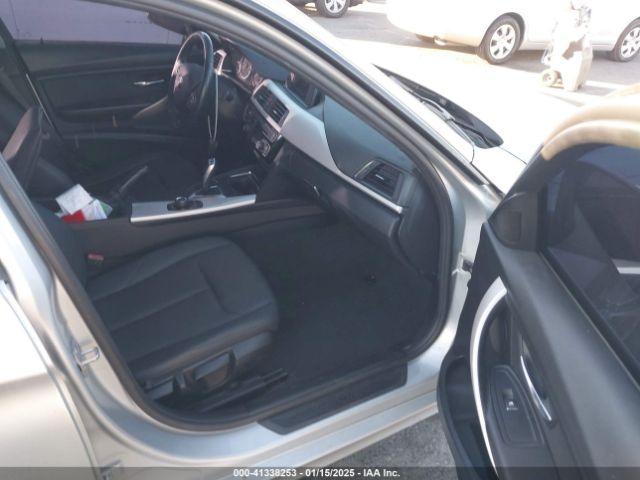 WBA8A9C53JAD28021 BMW 320i