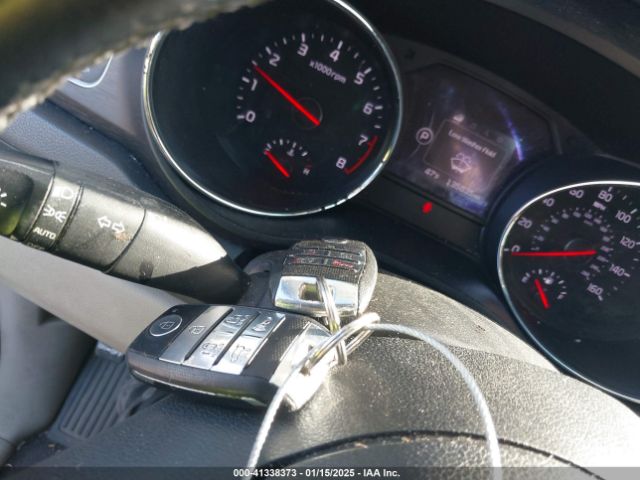 KNDMB5C17H6229569 KIA SEDONA LX