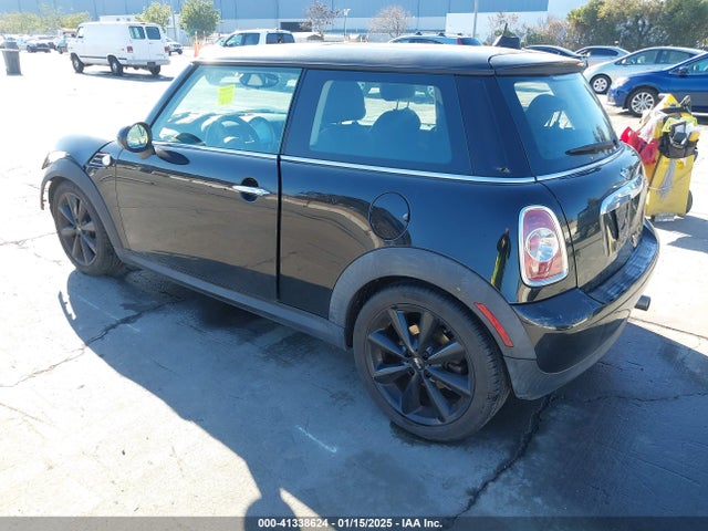 2013 MINI HARDTOP WMWSU3C59DT681332 Photo 2