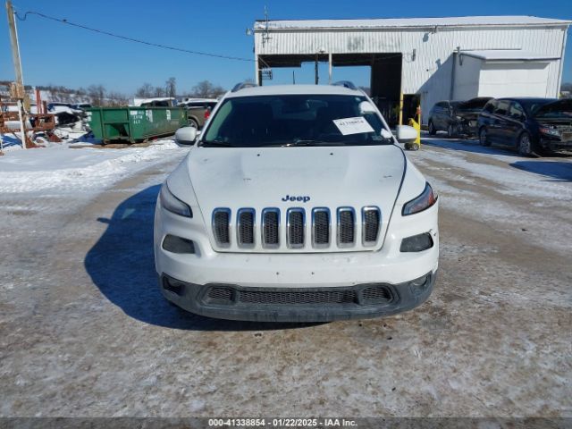 1C4PJMCS1HW532415 Jeep Cherokee Latitude 4x4