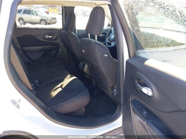 1C4PJMCS1HW532415 Jeep Cherokee Latitude 4x4