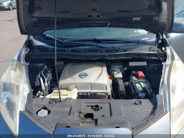 1N4AZ0CP3FC316444 Nissan LEAF SV