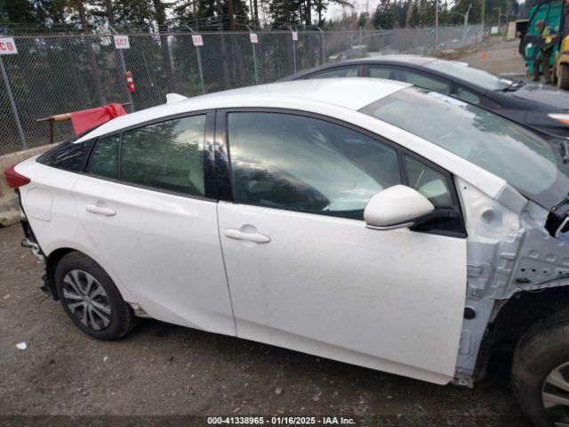 JTDKARFP1J3072243 Toyota Prius Prime Premium
