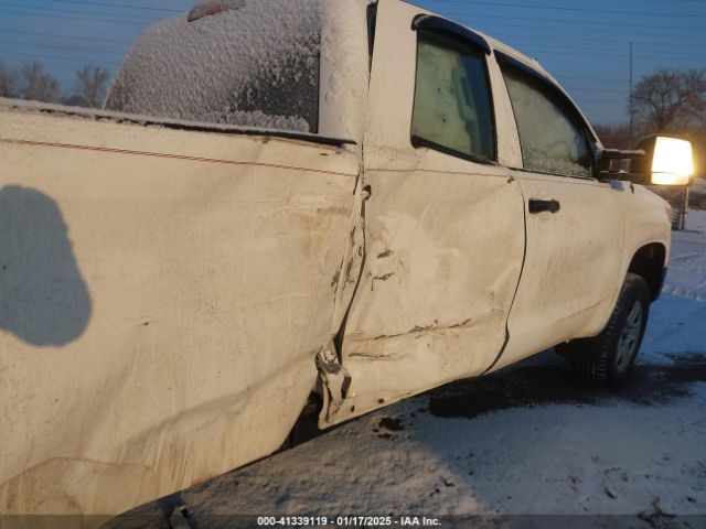 5TFCY5F15EX017121 Toyota Tundra Sr 5.7l V8