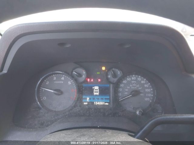 5TFCY5F15EX017121 Toyota Tundra Sr 5.7l V8