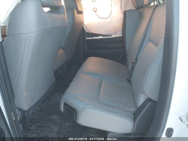 5TFCY5F15EX017121 Toyota Tundra Sr 5.7l V8