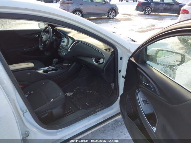 Chevrolet MALIBU LT 2018 1G1ZD5STXJF102803 Image 5