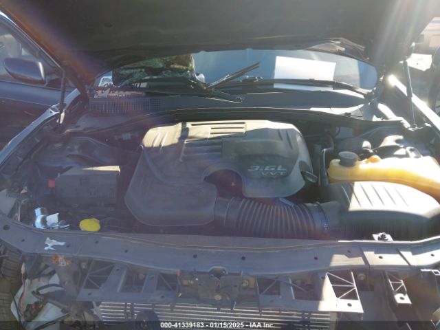 2018 CHRYSLER 300 2C3CCABG6JH269609 Photo 9