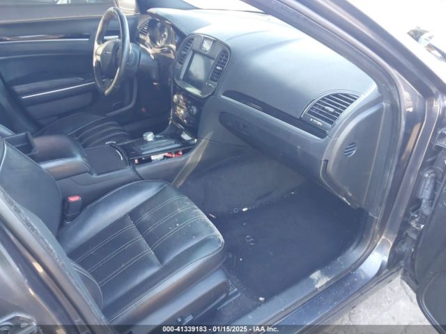 2018 CHRYSLER 300 2C3CCABG6JH269609 Photo 4