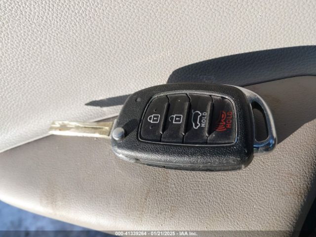 KM8J2CA42MU368157 Hyundai TUCSON SE