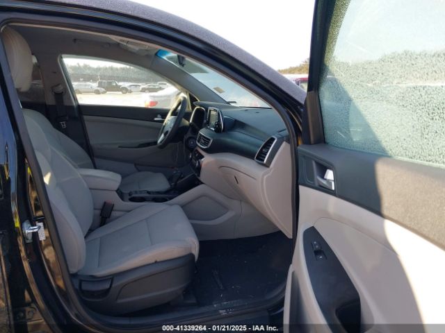 KM8J2CA42MU368157 Hyundai TUCSON SE