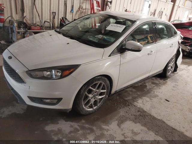 Ford FOCUS SE 2015 1FADP3F20FL321346 Image 2