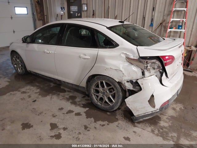 Ford FOCUS SE 2015 1FADP3F20FL321346 Image 3
