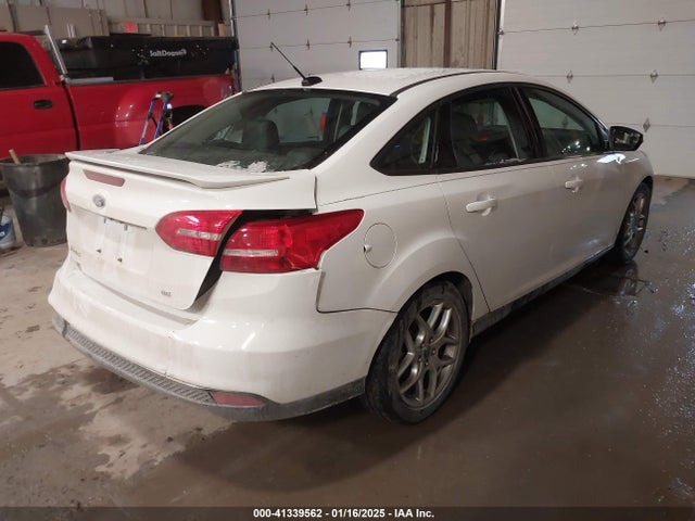Ford FOCUS SE 2015 1FADP3F20FL321346 Image 4