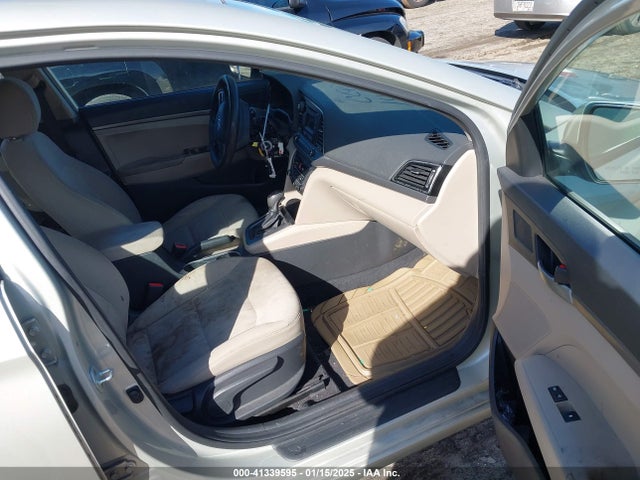Hyundai ELANTRA SE 2017 5NPD74LF8HH141272 Image 5