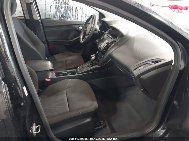 Ford FOCUS SE 2015 1FADP3K27FL204093 Image 5