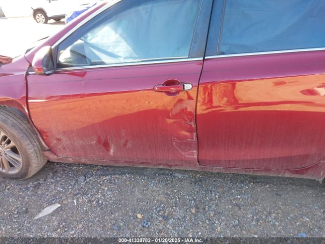 4T1BF1FK2HU647442 Toyota CAMRY SE