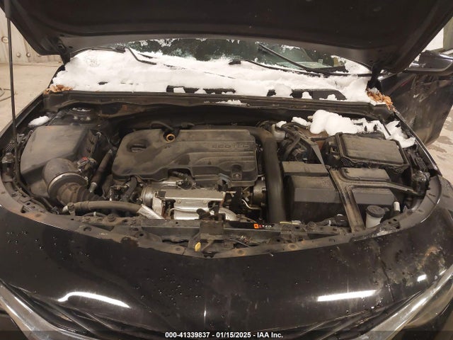 1G1ZD5STXLF043268 Chevrolet Malibu Fwd Lt