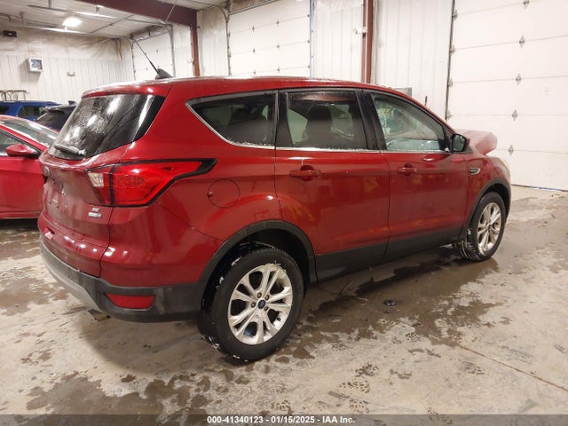 1FMCU9GD1KUA17041 Ford ESCAPE SE