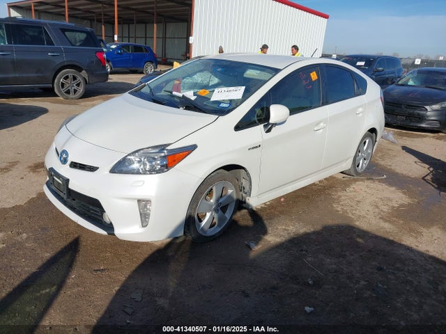 Toyota Prius Five 2015 JTDKN3DU8F0465885 Image 2