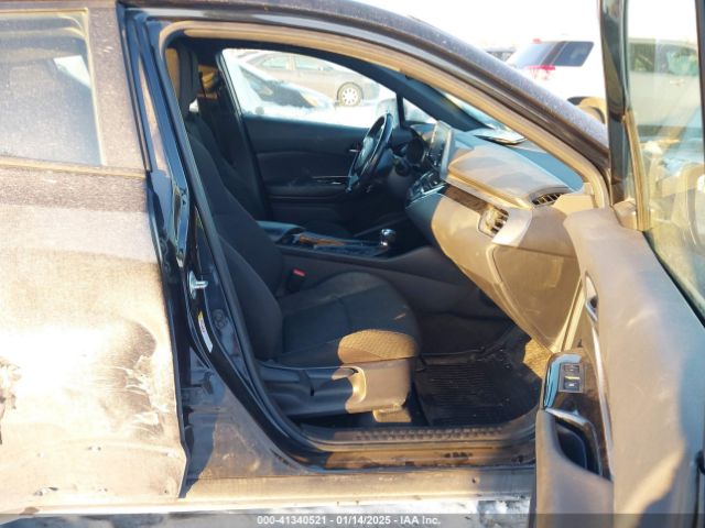 JTNKHMBX6K1027943 Toyota C-HR XLE