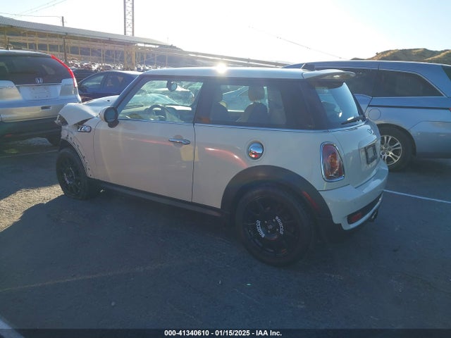 2007 MINI COOPER S WMWMF73597TT82731 Photo 2