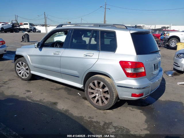 2010 MERCEDES-BENZ GLK-CLASS WDCGG5GB6AF418702 Photo 2